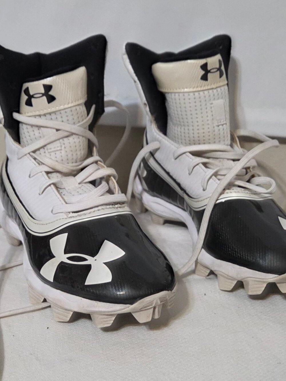 Under Armour Highlight RM JR White Football Cleats Youth 2.5Y 3021201-002